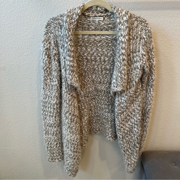 WOVEN HEART White and Grey Eyelash Cardigan - Picture 1 of 8